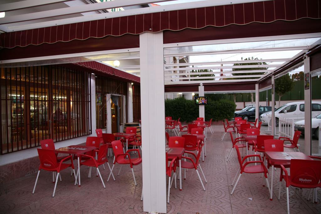 Hostal Santa Barbara Socuellamos Bagian luar foto