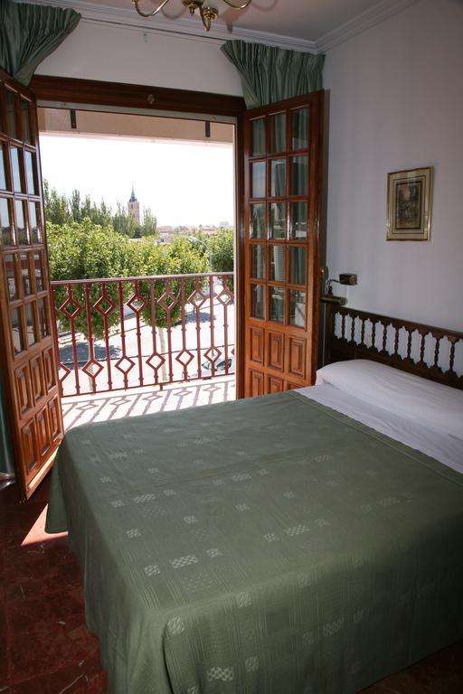 Hostal Santa Barbara Socuellamos Bagian luar foto