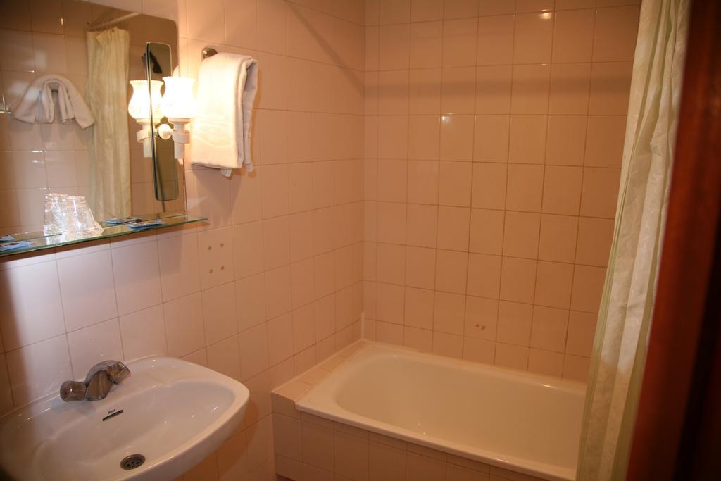 Hostal Santa Barbara Socuellamos Bagian luar foto